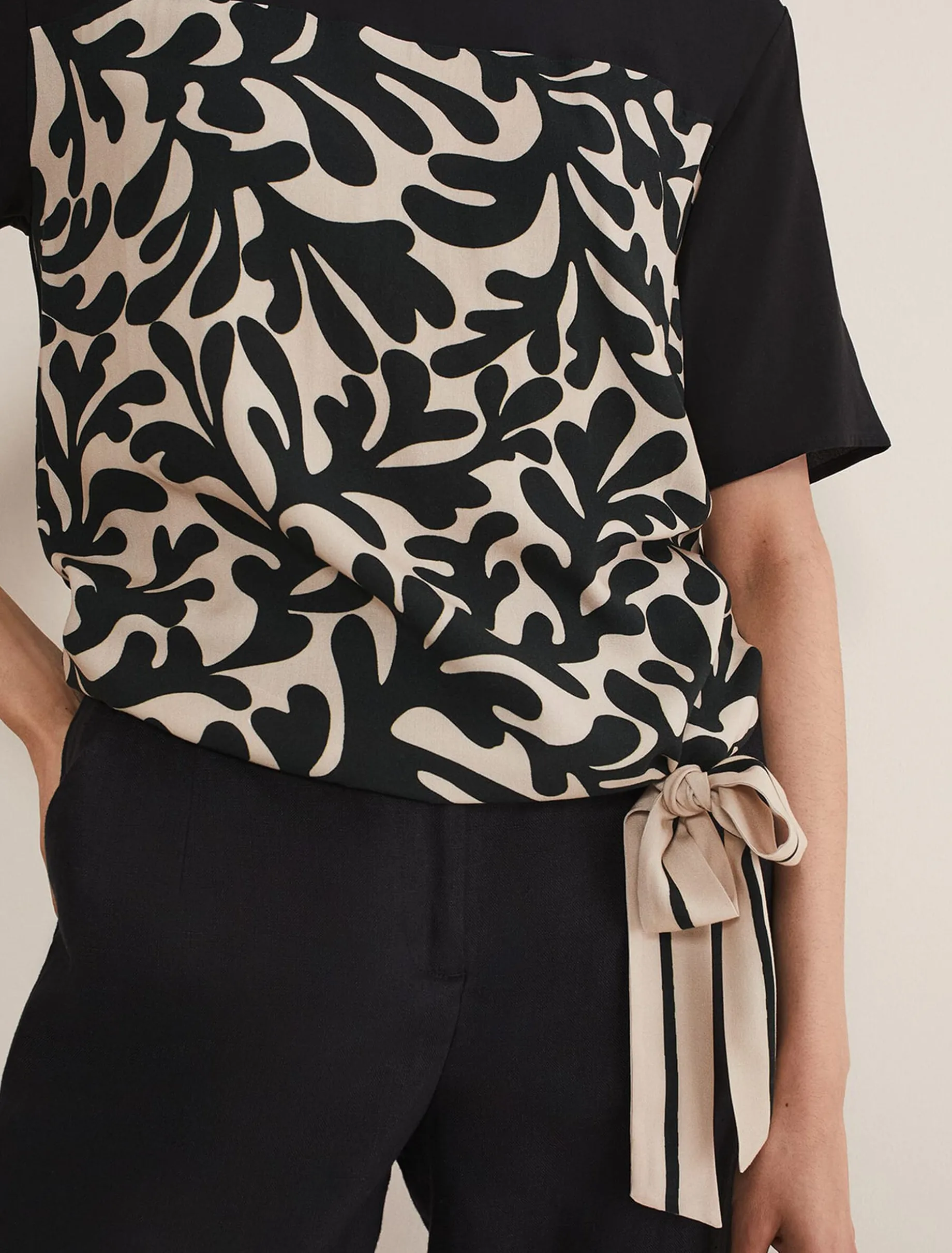Tops & T-Shirts^Phase Eight Arie Side Tie Top Stone/Black