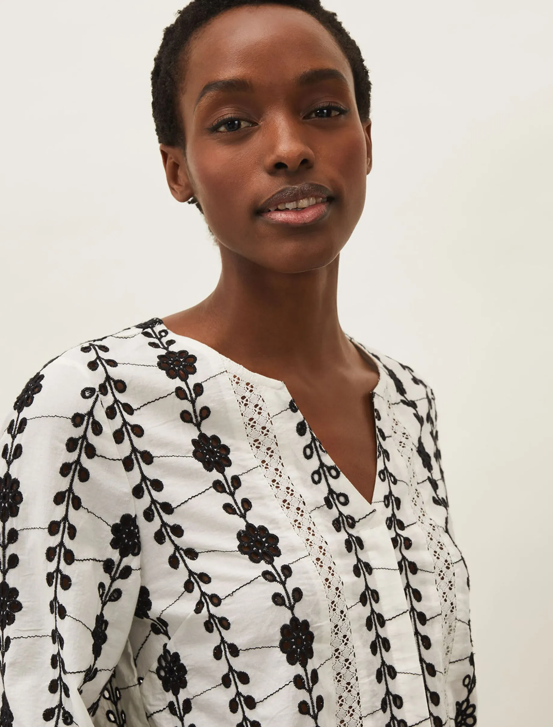 Shirts & Blouses^Phase Eight Caela Broderie Blouse White/Black