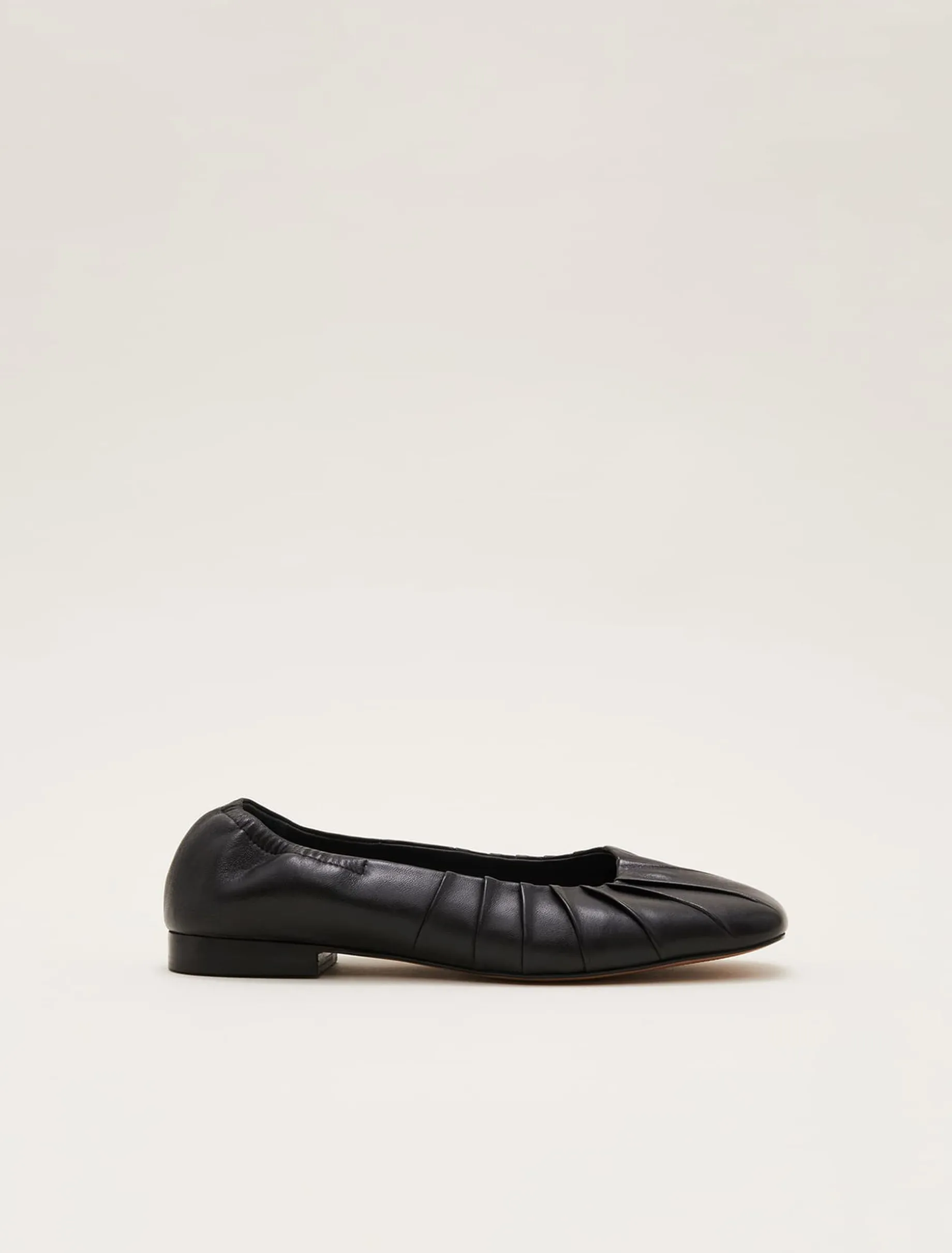 Flats^Phase Eight Elasticated Pump Black