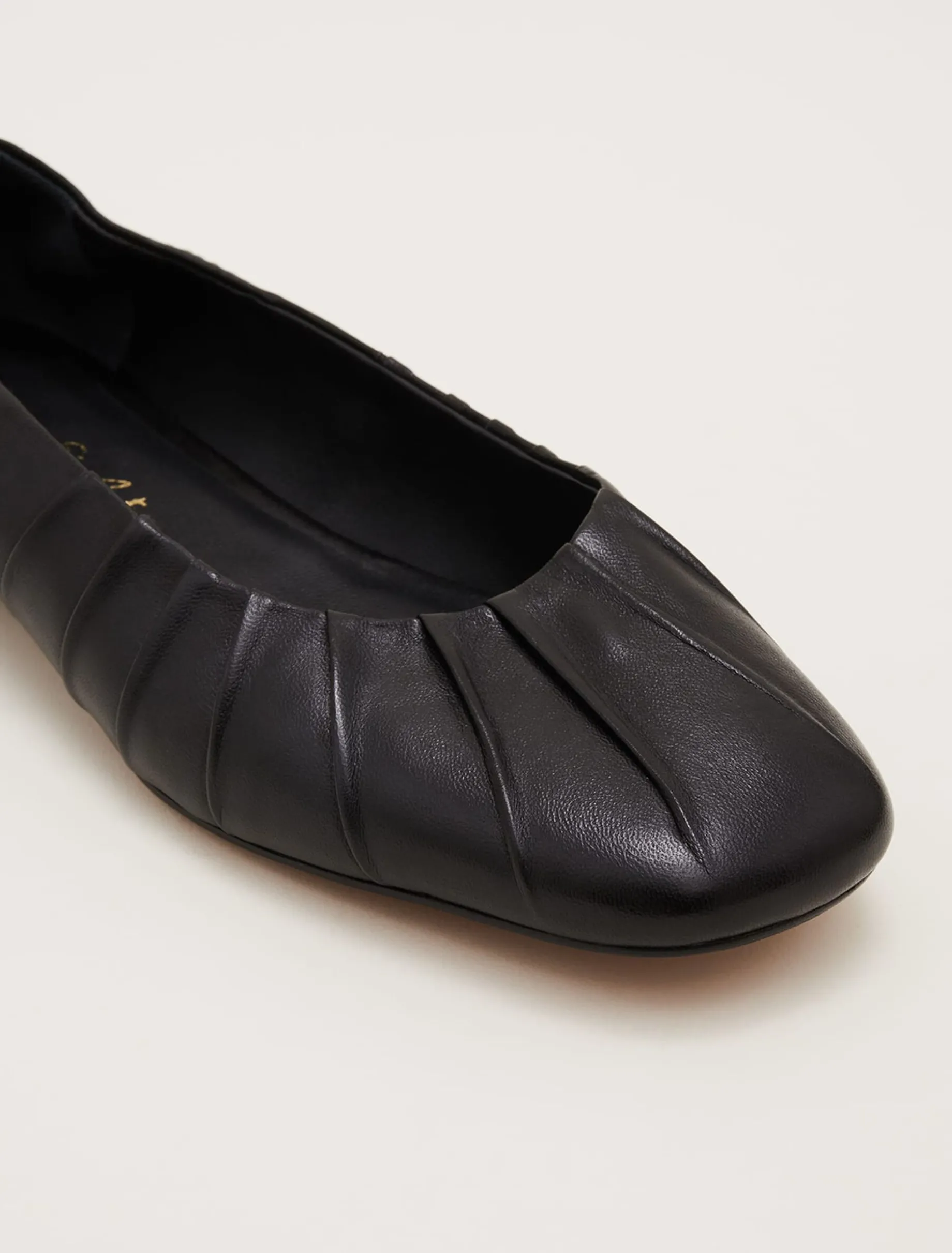 Flats^Phase Eight Elasticated Pump Black