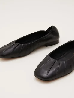 Flats^Phase Eight Elasticated Pump Black