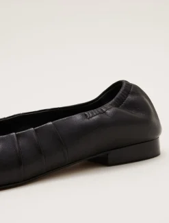 Flats^Phase Eight Elasticated Pump Black
