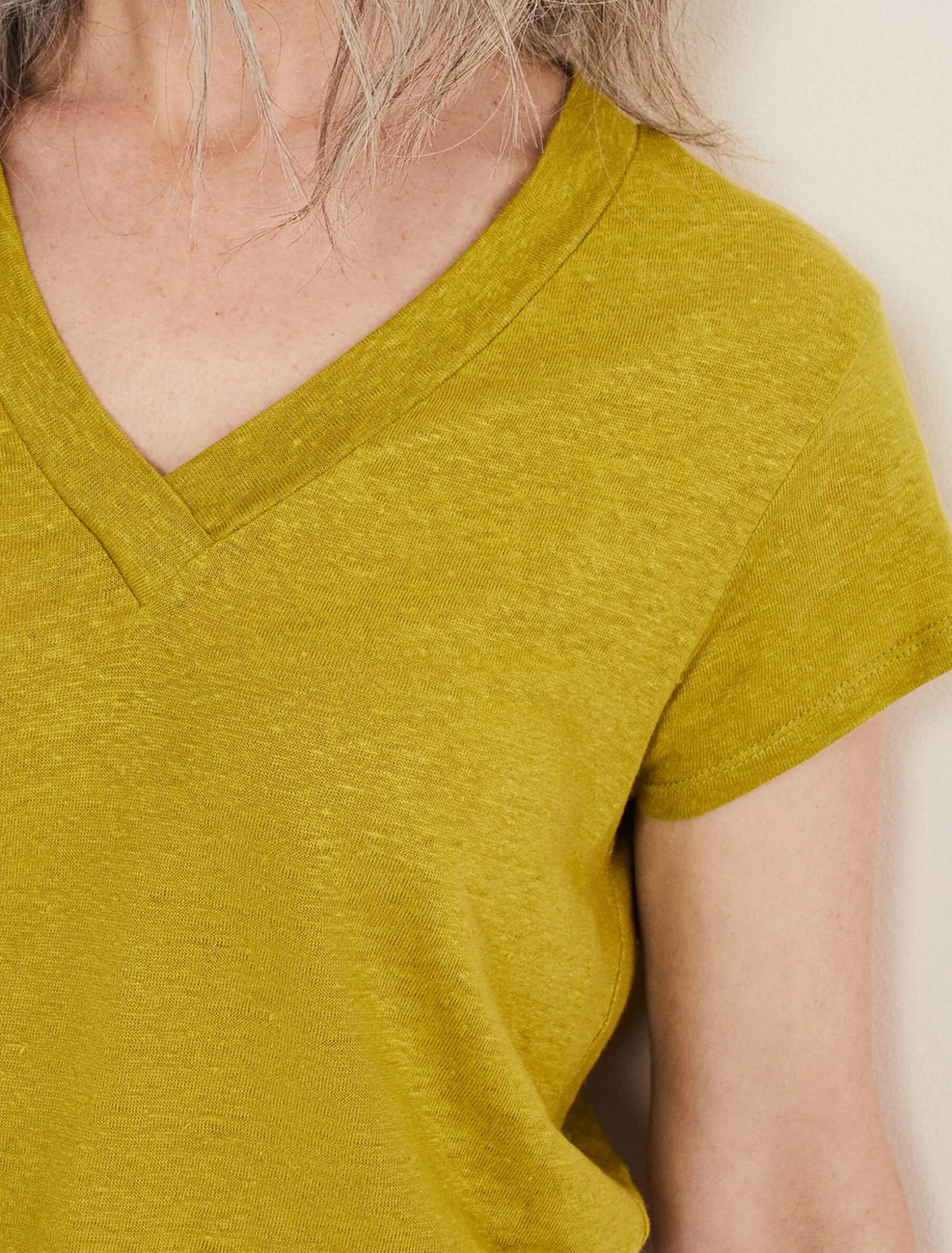Tops & T-Shirts^Phase Eight Emera V Neck Top Lime
