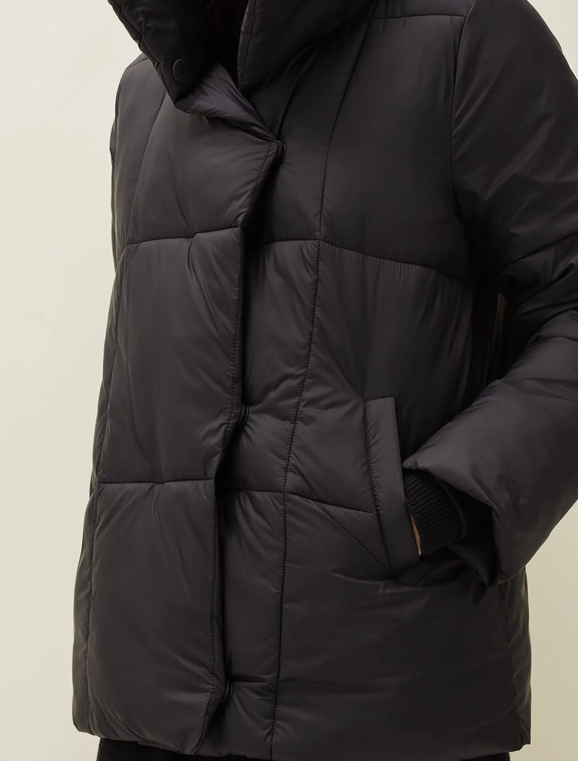 Coats^Phase Eight Eshima Short Puffer Coat Black