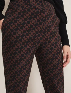 Trousers & Shorts^Phase Eight Mackenzie Geo Jacquard Tapered Trouser Black/Chocolate