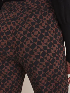 Trousers & Shorts^Phase Eight Mackenzie Geo Jacquard Tapered Trouser Black/Chocolate